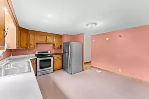 46 Newberry Rd, East Windsor, CT 06088 - Photo 6