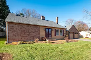 975 Wolf Hill Rd, Cheshire, CT 06410 - Photo 2