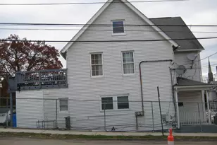 90 Tom Thumb St, Bridgeport, CT 06606 - Photo 2