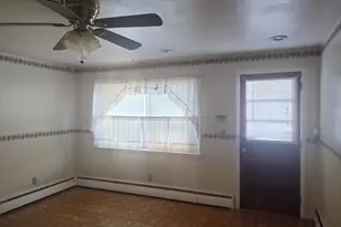 58 Auburn St, Stratford, CT 06614 - Photo 6