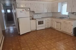 58 Auburn St, Stratford, CT 06614 - Photo 2