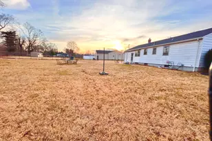 471 Quinnipiac Ave, North Haven, CT 06473 - Photo 2