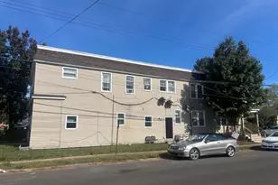 28 Brown St, West Haven, CT 06516 - Photo 2