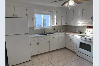 39 Westphal Street, West Hartford, CT 06110 - Photo 2