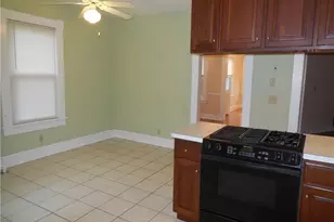 70 Thorpe St, Fairfield, CT 06824 - Photo 4