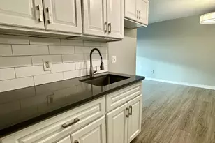 111 Sherbrooke Ave, Hartford, CT 06106 - Photo 6