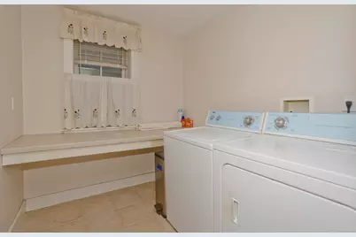 1095 South Grand Street, Suffield, CT 06093 - Photo 10