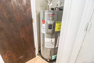 25 Padanaram Rd, Danbury, CT 06811 - Photo 20