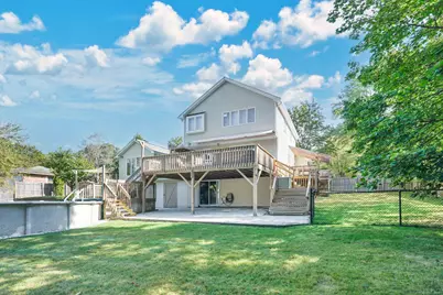 416 Hillcrest Avenue, West Springfield, MA 01089 - Photo 2