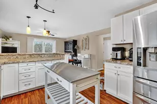 416 Hillcrest Ave, West Springfield, MA 01089 - Photo 12