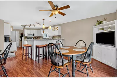 416 Hillcrest Avenue, West Springfield, MA 01089 - Photo 10