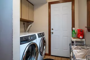 250 Hume Dr, Hamden, CT 06514 - Photo 14