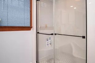 250 Hume Dr, Hamden, CT 06514 - Photo 24