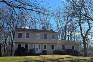 25 Brook Pine Dr, Shelton, CT 06484 - Photo 4