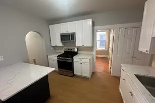 218 Hough Ave, Bridgeport, CT 06608 - Photo 4