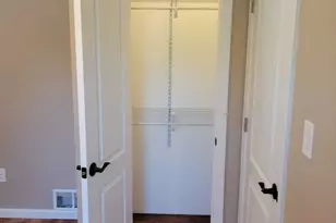 62 High Ridge Dr, Bridgeport, CT 06606 - Photo 10