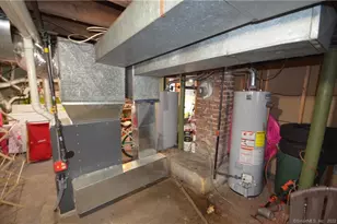 258 Rakoczy Ave, Fairfield, CT 06824 - Photo 18