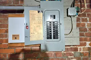 10 Clarkson St, Ansonia, CT 06401 - Photo 16