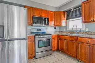 90 Blohm St, West Haven, CT 06516 - Photo 4