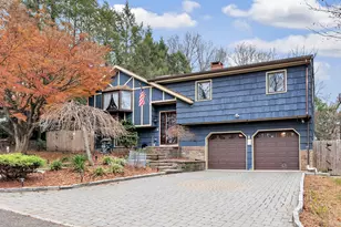 8 Snug Harbor Dr, Danbury, CT 06811 - Photo 1