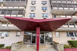 80 Cartright St, Bridgeport, CT 06604 - Photo 2