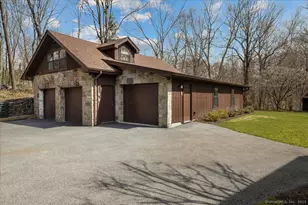 693 Den Rd, Stamford, CT 06903 - Photo 20