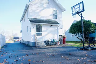 66 N Hoadley St, Naugatuck, CT 06770 - Photo 2