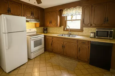 9 Warwick Lane, East Haven, CT 06512 - Photo 6