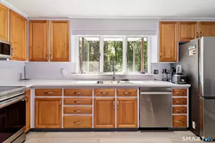 72 Hilltop Rd, Naugatuck, CT 06770 - Photo 10