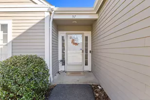 57 Elizabeth Cir, Newtown, CT 06482 - Photo 2