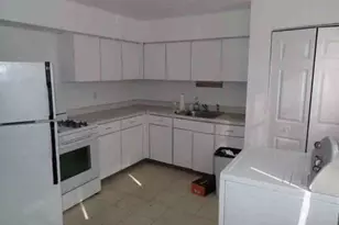 165 Yaremich Dr, Bridgeport, CT 06606 - Photo 4