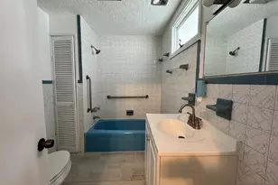 704 Highland Ave, Waterbury, CT 06708 - Photo 16