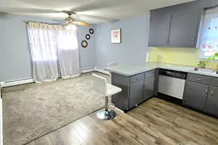 24 Acorn St, New Britain, CT 06051 - Photo 4