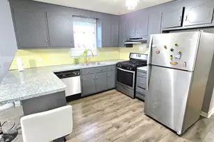 24 Acorn St, New Britain, CT 06051 - Photo 2