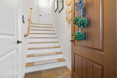 19 Thermos Avenue #7, Norwich, CT 06360 - Photo 2