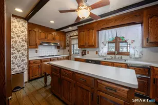 559 Oak Bluff Ave, Stratford, CT 06615 - Photo 32