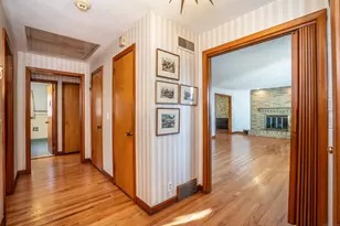 50 Magnolia Hill, West Hartford, CT 06117 - Photo 2