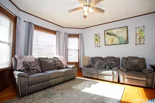 27 West St, New London, CT 06320 - Photo 4