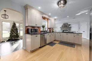 51 Cross Rd, Middlebury, CT 06762 - Photo 4