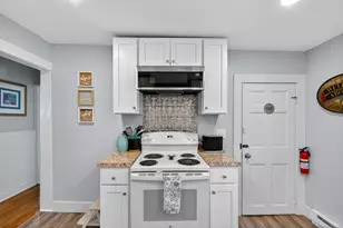 35 Menghi St, New London, CT 06320 - Photo 12