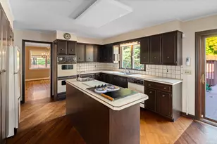 136 Knobloch Ln, Stamford, CT 06902 - Photo 10