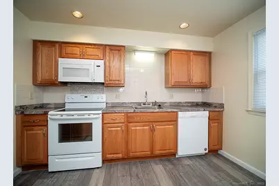 3989 Park Avenue #3989, Fairfield, CT 06825 - Photo 4