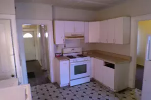 306 Carroll Ave, Bridgeport, CT 06607 - Photo 4