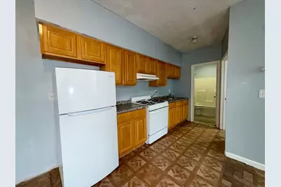 132 Locust Street #4, Waterbury, CT 06704 - Photo 4