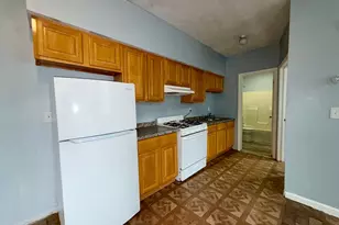 132 Locust St, Waterbury, CT 06704 - Photo 4