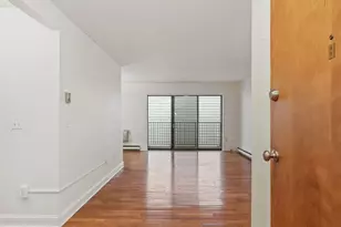 910 Hope St, Stamford, CT 06907 - Photo 6