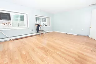 70 Pleasantview Ave, Bridgeport, CT 06606 - Photo 18