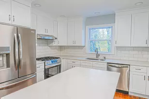 206 Huntington Turnpike, Bridgeport, CT 06610 - Photo 10