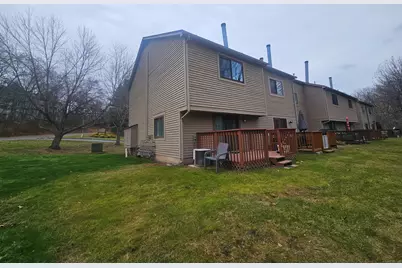 135 Village Square Drive #APT 1, New Britain, CT 06053 - Photo 2