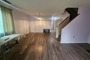 135 Village Square Dr, New Britain, CT 06053 - Photo 8